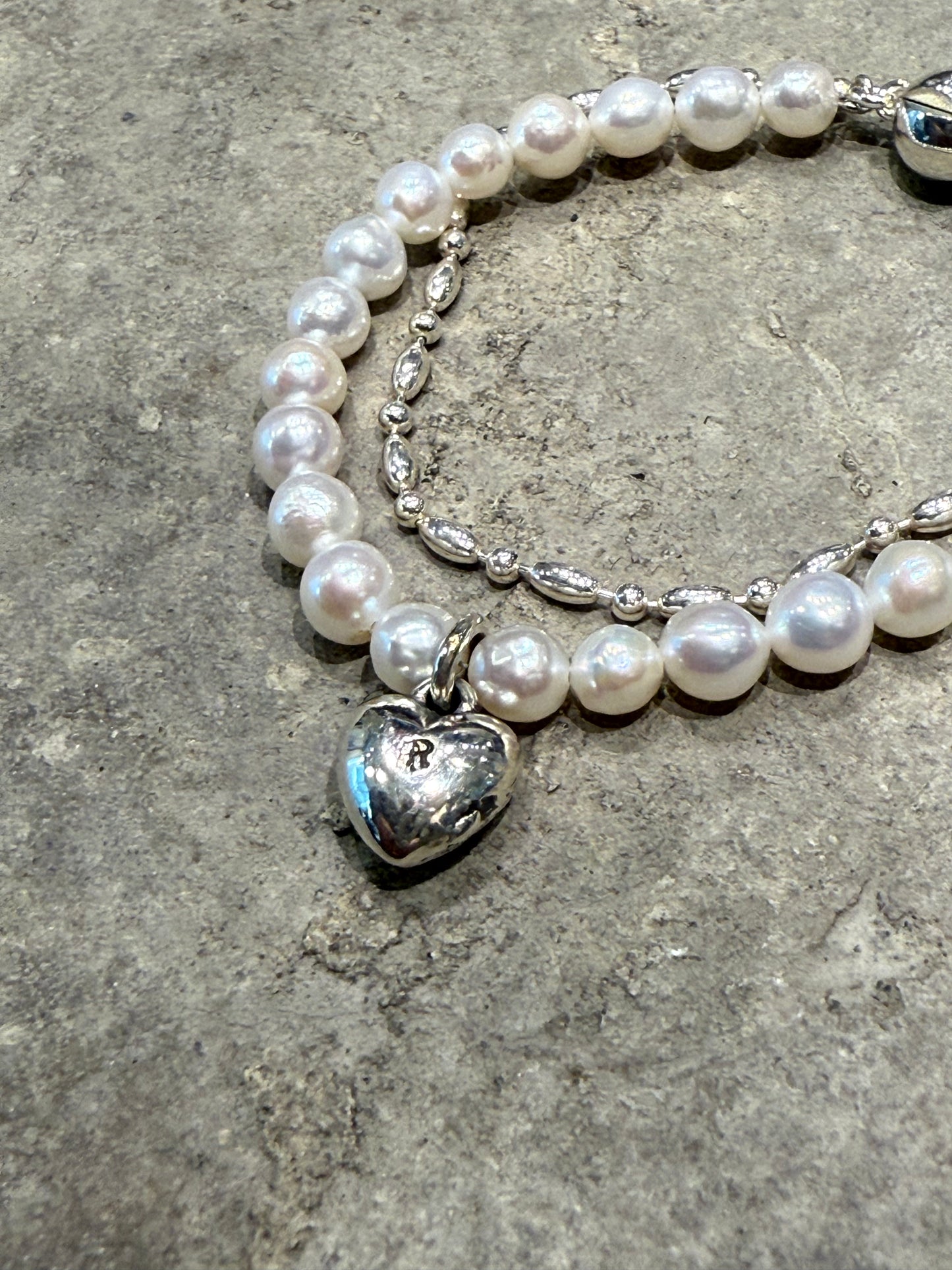 Recoil&co. x "TSUNAGI" Pearl Bracelet with Heart - 02