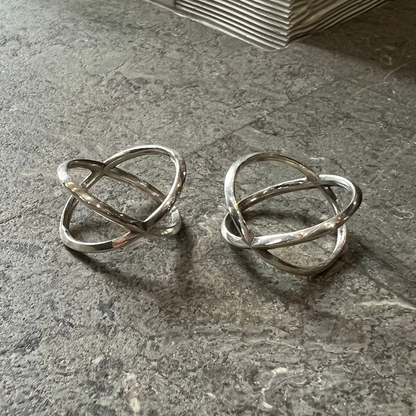 "X" Ring