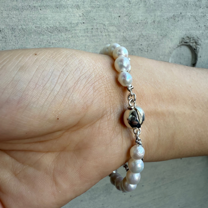 Recoil&co. x "TSUNAGI" Pearl Bracelet with Heart - 02