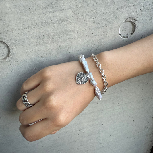 Recoil&co. x "TSUNAGI" Pearl Bracelet with Medai