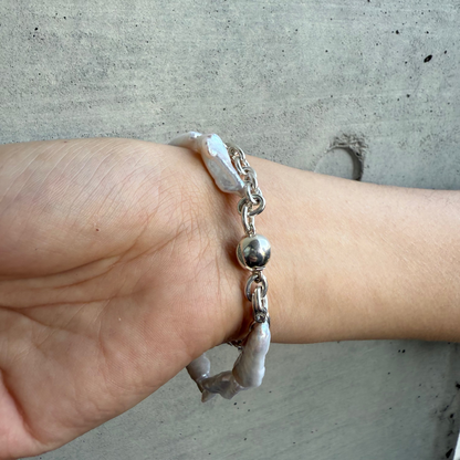 Recoil&co. x "TSUNAGI" Pearl Bracelet with Medai