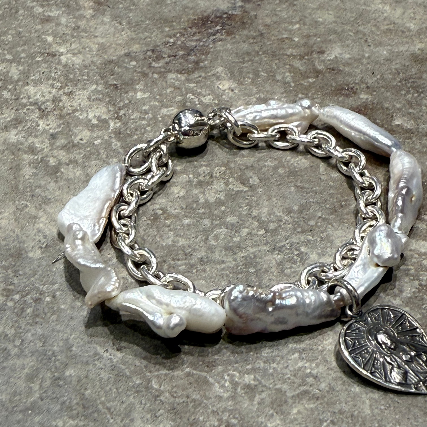 Recoil&co. x "TSUNAGI" Pearl Bracelet with Medai